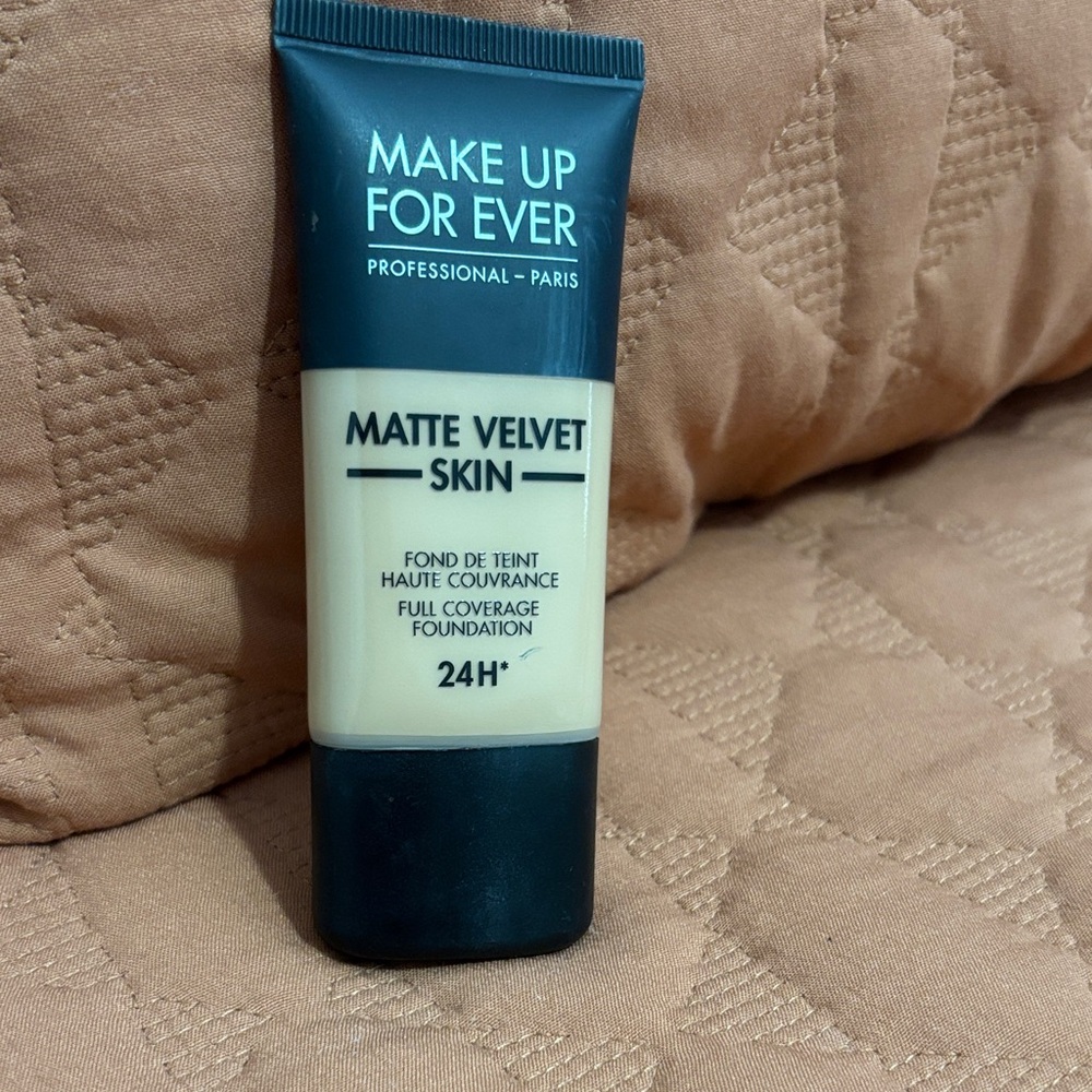 Makeup Forever Matte Velvet Skin Foundation - Y365